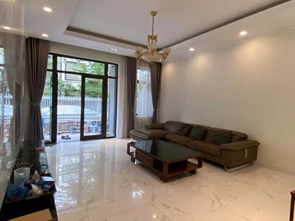 New and Bright 5-bedroom Villa in Ciputra