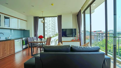 Lake view and modern 2 bedroom apartment for rent in Tu Hoa, Tay Ho, Hanoi