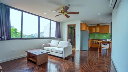 Beautiful and bright one bedroom apartment for rent on Tu Hoa street, Tay Ho