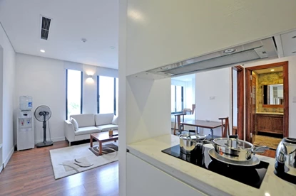 Lake views 1 bedroom apartment for rent in Ho Ba Mau, Hanoi near Thong Nhat park