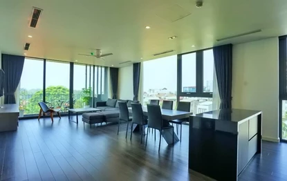 Modern lake view 3 bedroom apartment for rent in Xuan Dieu