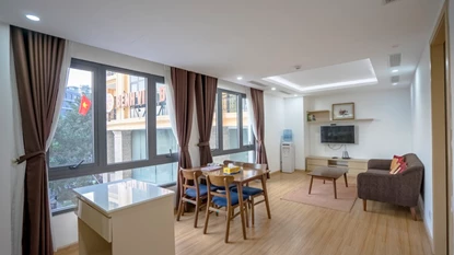 Beautiful lake view 1 bedroom apartment for rent, Hai Ba Trung District, Hanoi