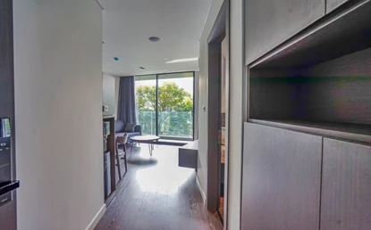 Lake view 1 bedroom apartment for rent in Truc Bach