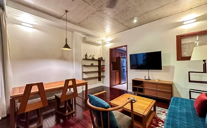 Cozy 2-bedroom apartment for rent on Yen Hoa street