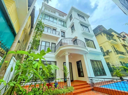 Bright and spacious 4 bedrooms villa with swimming pool for rent on Xom Chua street, Tay Ho, Hanoi 