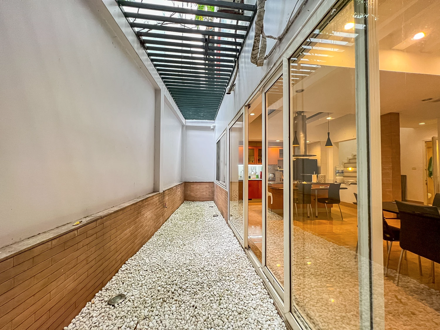 Nice 2 bedroom house with good quality furniture for rent in Tay Ho