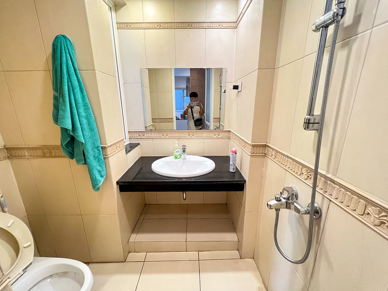 Nice 2 bedroom house with good quality furniture for rent in Tay Ho