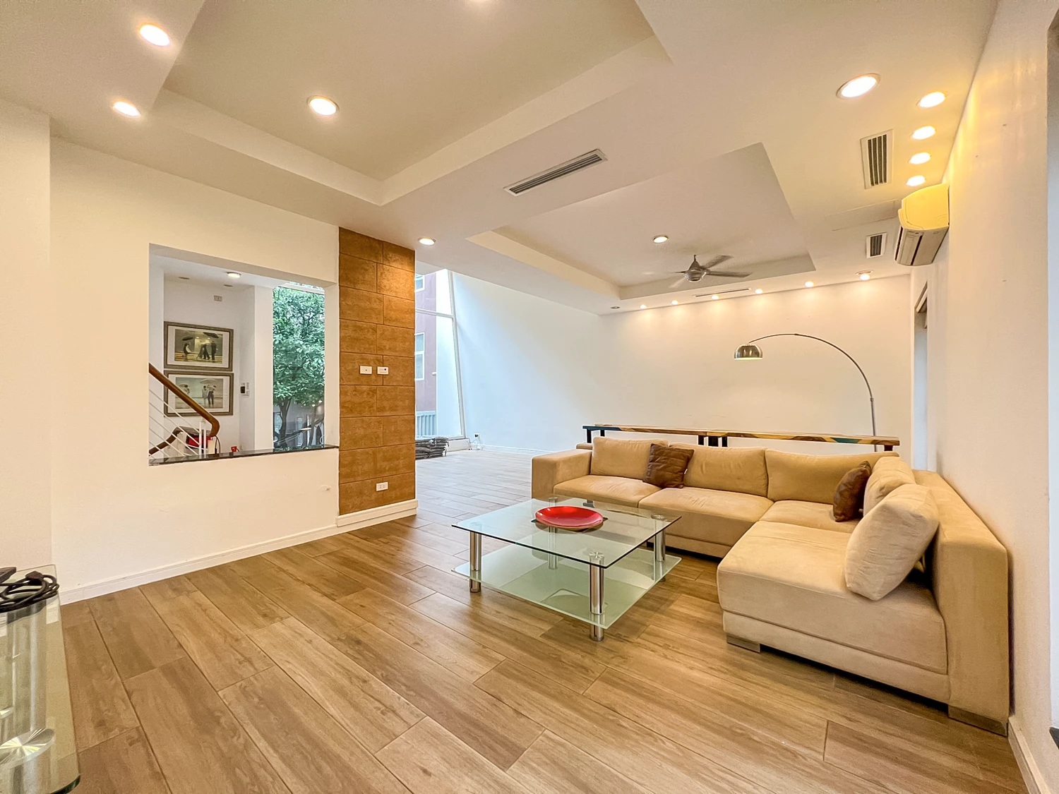 Nice 2 bedroom house with good quality furniture for rent in Tay Ho