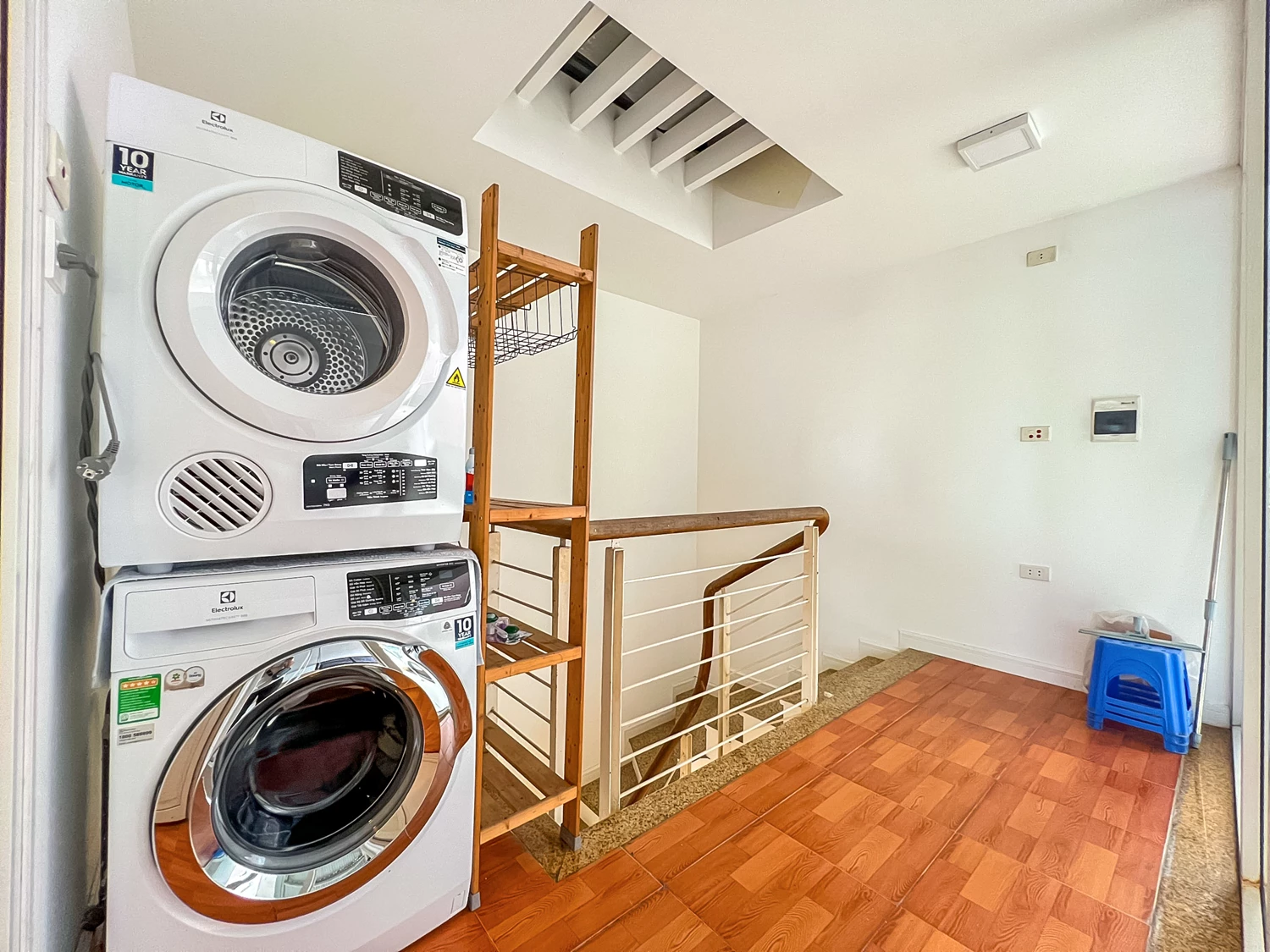 Nice 2 bedroom house with good quality furniture for rent in Tay Ho