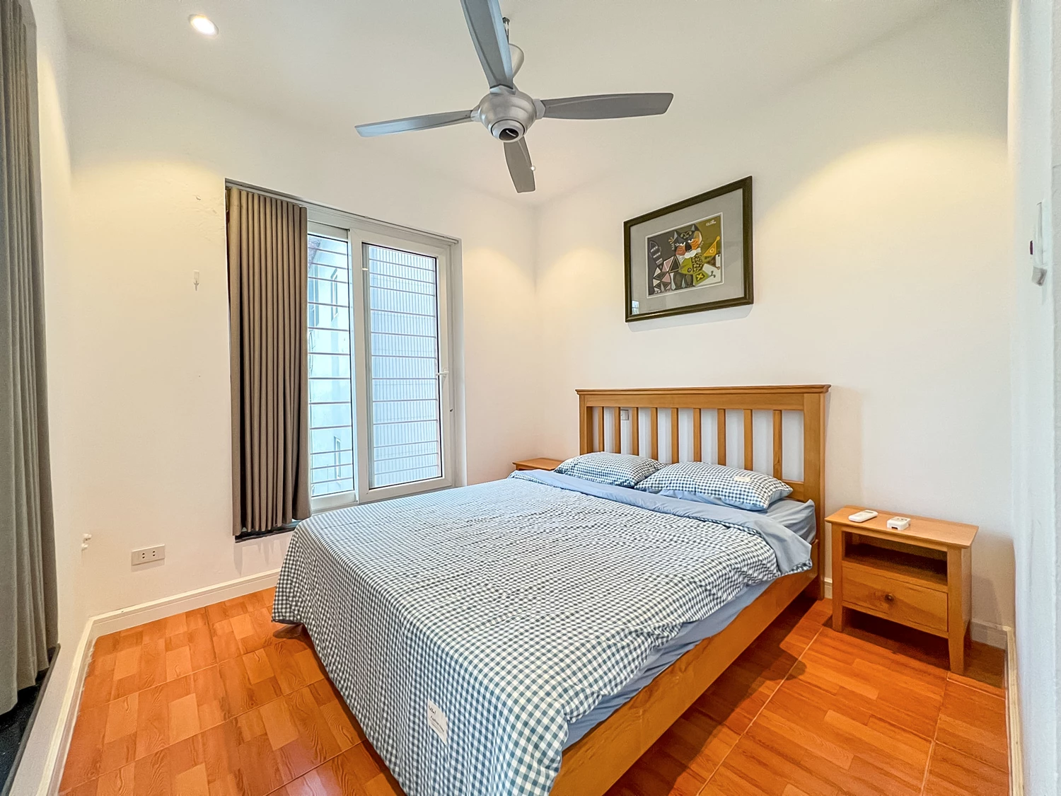 Nice 2 bedroom house with good quality furniture for rent in Tay Ho