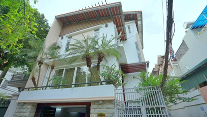 Fully furnished 3 bedroom house with good quality for rent in Dang Thai Mai, Tay Ho