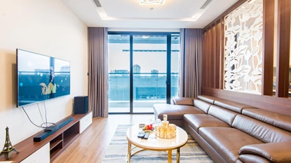 Stylish 3 bedroom apartment with bathtub for rent in Metropolis, Ba Dinh