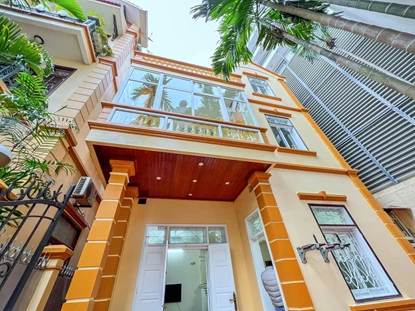 Bright 4 bedroom house with a court yard for rent in Tay Ho, near Somerset West Point Hanoi