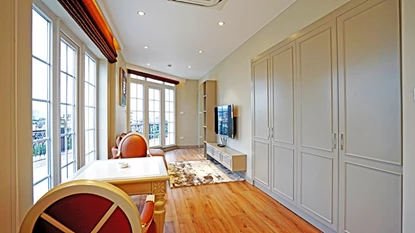 Classy 01-Bedroom Apartment in Hai Ba Trung with HUGE Balcony