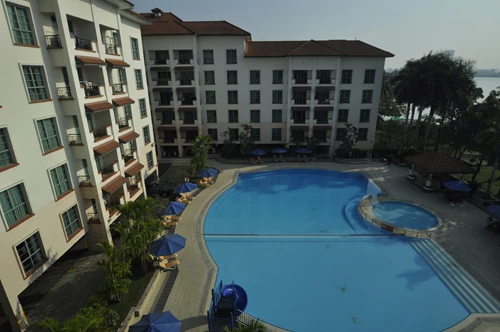 Diamond Westlake Suites