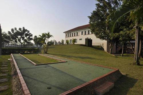 Diamond Westlake Suites