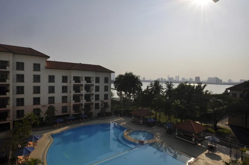 Diamond Westlake Suites