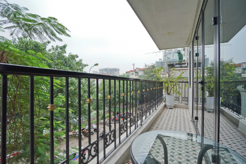 Lake view and spacious 2 bedroom apartment for rent on Xuan Dieu street, Tay Ho
