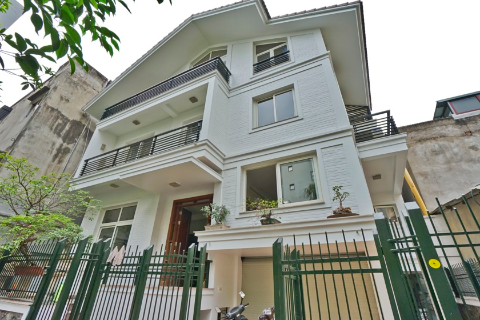 Newly renovated house with 4 bedrooms for rent in Ba Dinh, Ha Noi