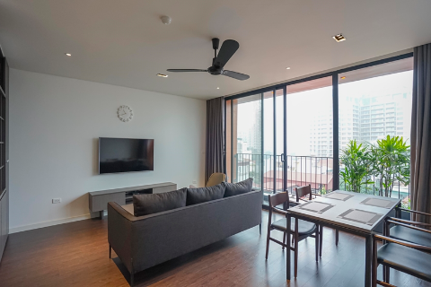 Stunning lake view 2 bedroom apartment for rent in Xuan Dieu, Tay Ho