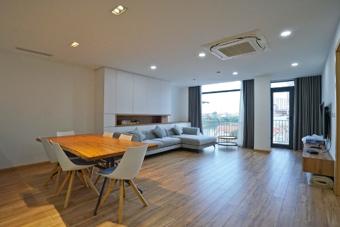 Beautiful and modern 2 bedroom apartment for rent in Xuan Dieu, Tay Ho