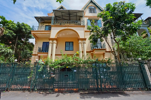 Spectacular and charming 4 bedroom Villa for rent in Tay Ho, nearby West Lake