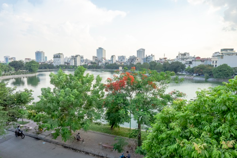 Beautiful lake views 2 bedroom apartment for rent in Hai Ba Trung District, Hanoi
