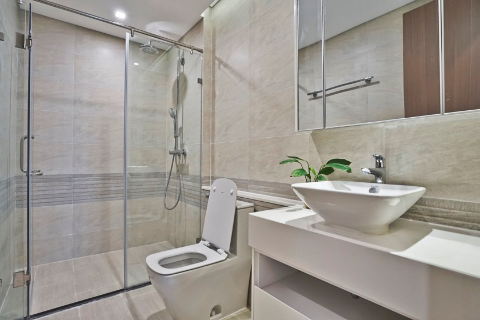 Good quality apartment with 2 bedrooms for lease in Vinhomes Metropolis, Lieu Giai, Ba Dinh
