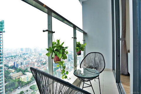 High floor 2 bedroom apartment for rent in Vinhomes Metropolis, Lieu Giai, Ba Dinh