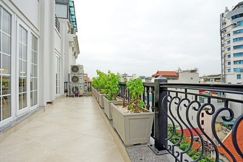 Modern & Luxury apartment with big balcony for rent in Hai Ba Trung, Hanoi