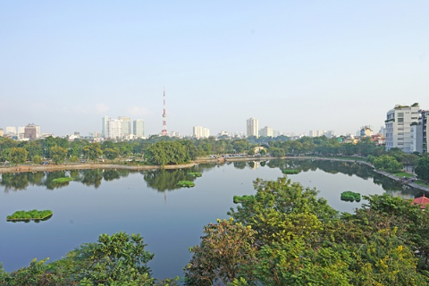 Lake views & modern 1 bedroom apartment for rent in Ho Ba Mau, Hanoi