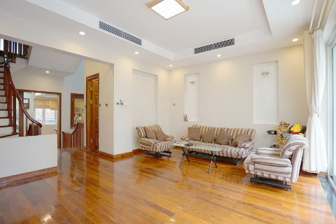 Charming 4 bedroom house with swimming pool and courtyard for rent in Tay Ho