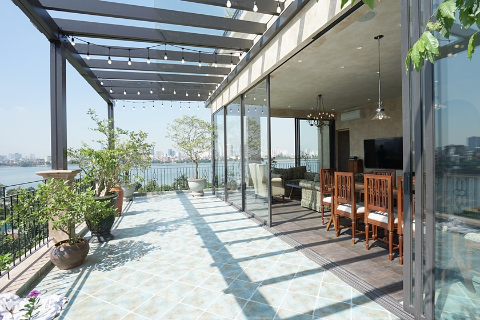 Lake view penthouse apartment with 3 bedrooms and huge balcony for rent in Tay Ho dist., Hanoi