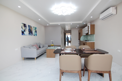 Spacious and beautiful 1 bedroom apartment for rent in Xuan Dieu, Tay Ho