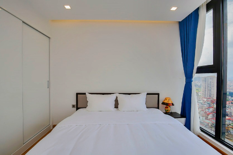 Beautiful apartment with 3 bedrooms for rent in Vinhomes Metropolis, Ba Dinh