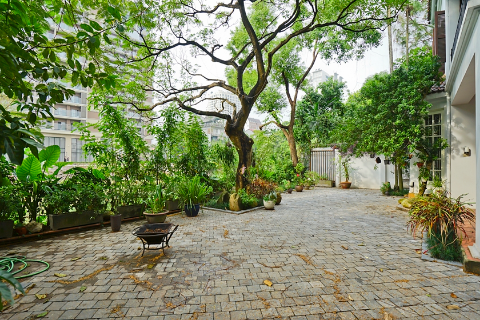 Gorgeous 5 bedroom villa with a beautiful garden for lease in Tay Ho center - Westlake