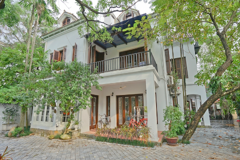 Gorgeous 5 bedroom villa with a beautiful garden for lease in Tay Ho center - Westlake