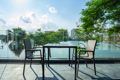 Lake view and modern 2 bedroom apartment for rent in Tu Hoa, near InterContinental Ha Noi Westlake