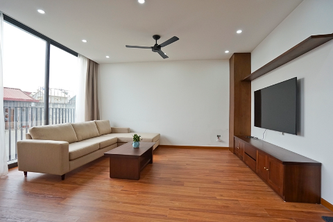 Brand new and modern 2 bedroom apartment for rent in Xuan Dieu, Tay Ho