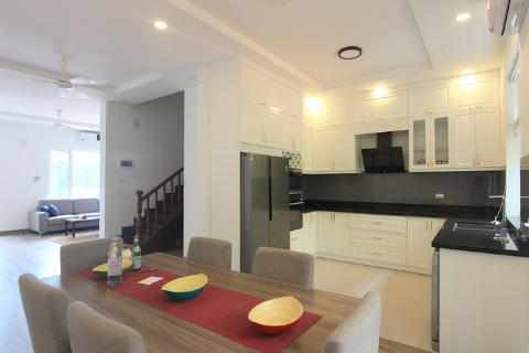 Beautiful 5 bedroom villa for rent in Tay Ho, nearby West Lake, car access