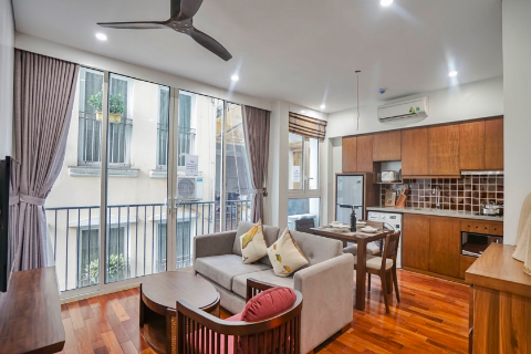 Beautiful 2 bedroom apartment for rent on Kim Ma, Ba Dinh, Hanoi