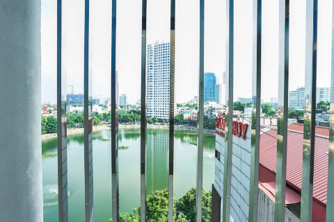 Lake view studio for rent near Lotte Tower, Ba Dinh