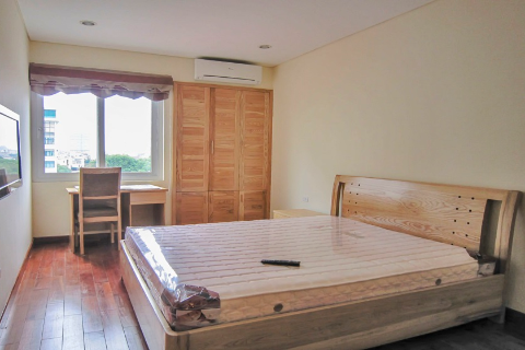 High floor 2 bedroom apartment on Kim Ma street, Ba Dinh, Hanoi