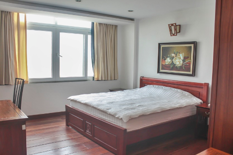 Lake view Duplex apartment in Ba Dinh for rent