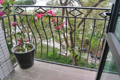 Beautiful apartment for rent with lake view in Truc Bach, Ba Dinh