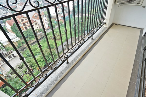 Modern 3 bedroom apartment with city views for rent in Xuan Dieu, Tay Ho, Hanoi