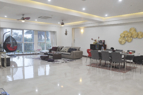 Luxurious and Royal style 4 bedroom apartment for lease in Ciputra Tay ho Hanoi