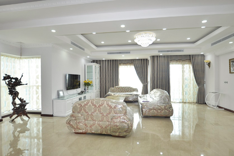 Beautiful 4 bedroom apartment for rent in Ciputra, Tay Ho Dist.