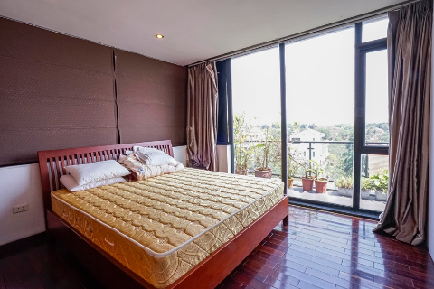 Beautiful lake view one bedroom for rent on Quang Khanh str, Tay Ho district