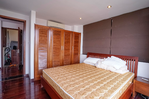 Beautiful lake view one bedroom for rent on Quang Khanh str, Tay Ho district